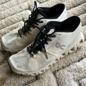 On Running cloud 5 shoes in white and black